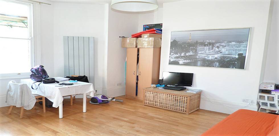			UNDER OFFER , Studio Apartment, 1 bath, 1 reception Studio			 Sherriff Road, WEST HAMPSTEAD